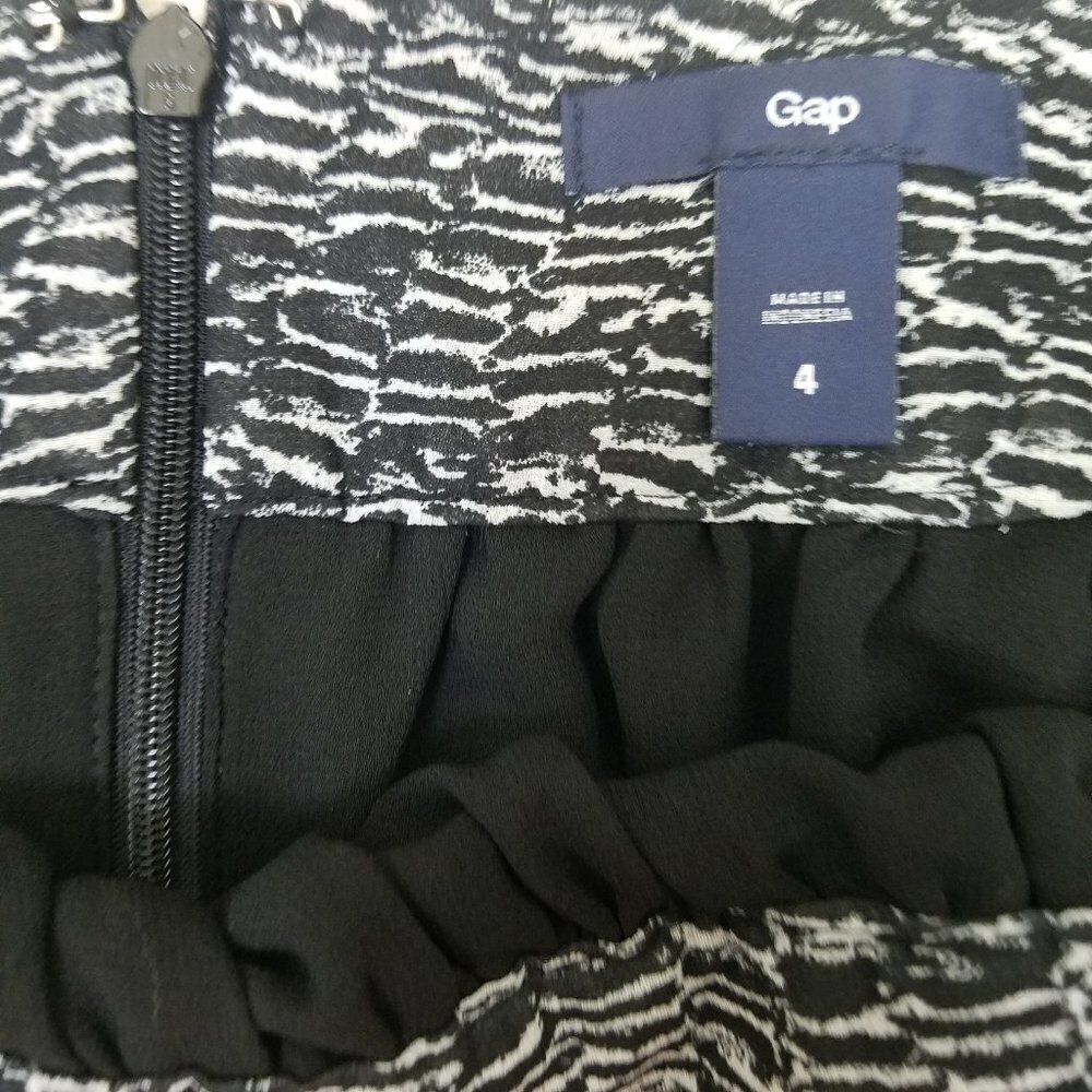 Gap Black White Print Tiered Flounce Skirt Size 4 - Picture 3 of 5